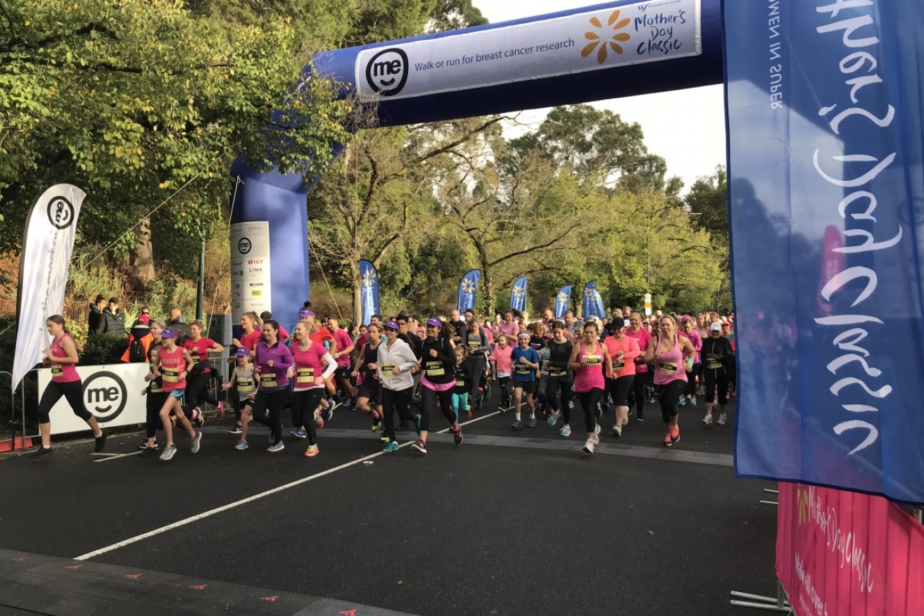 Over 25,000 people participated in the Melbourne Mother's Day Classic. 
