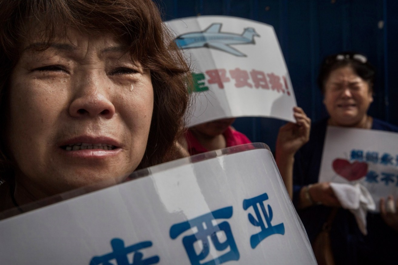 Experts warn the latest MH370 theories are completely false. 