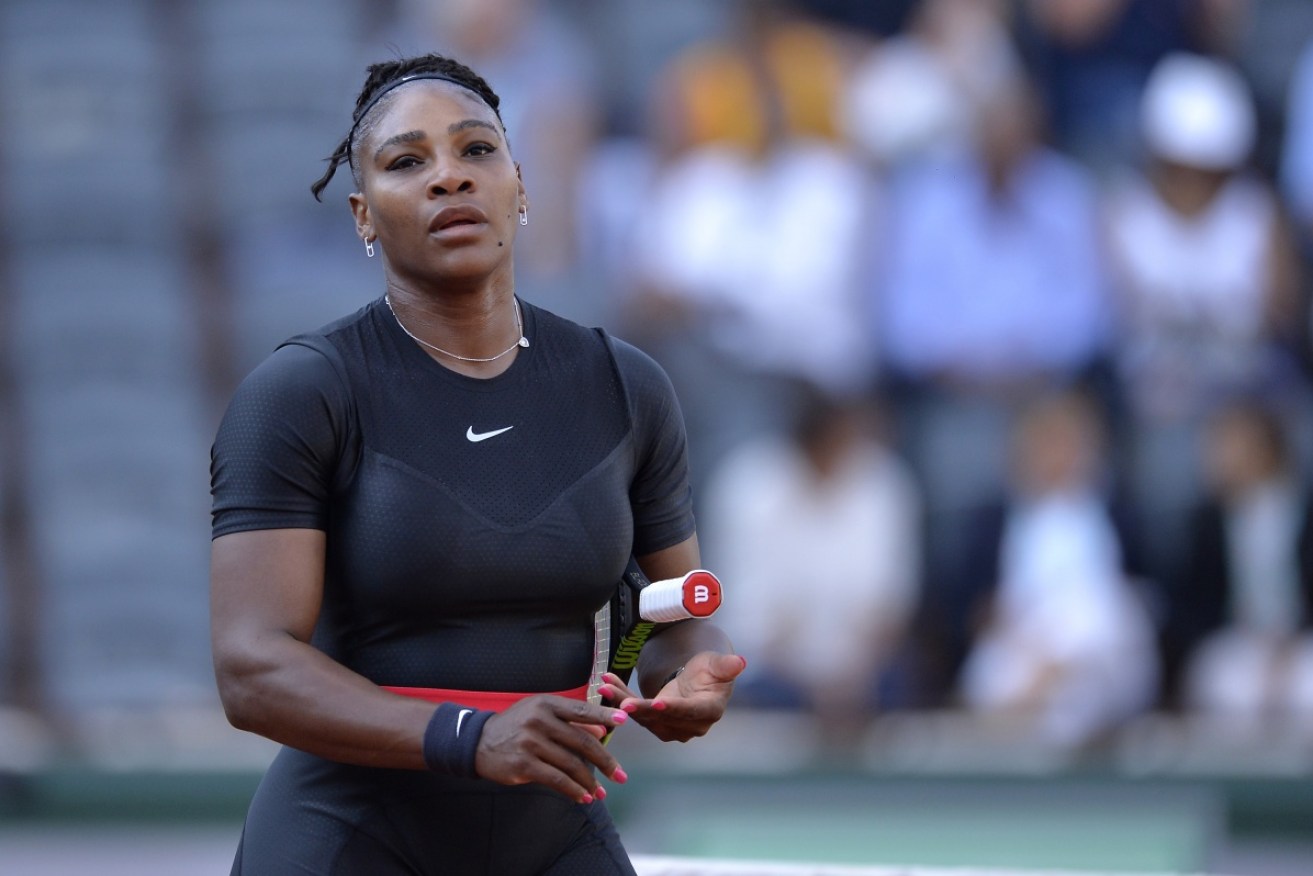 Serena Williams has withdrawn from the French Open before she was due on court to face Maria Sharapova.