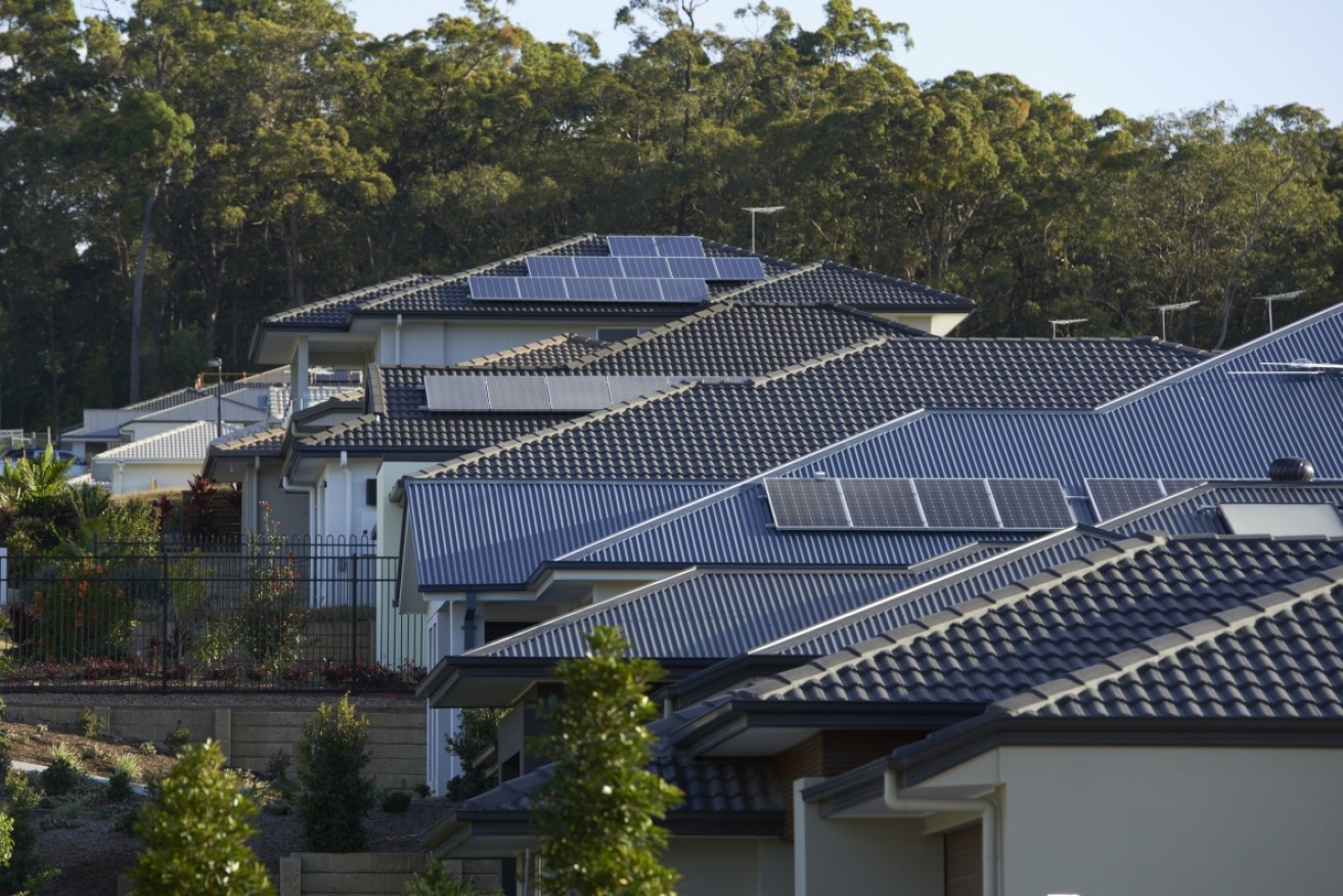 A growing number of Australians are taking the plunge on home batteries, new data shows.