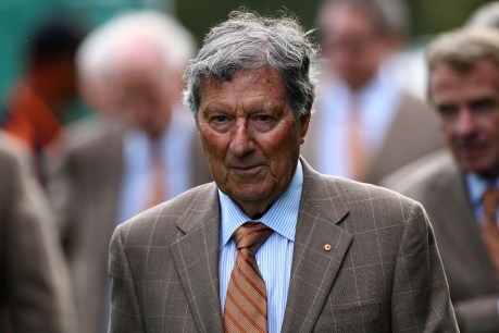 Tributes flow for golf great Peter Thomson
