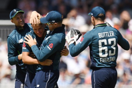 Aussies lose to England again in final ODI