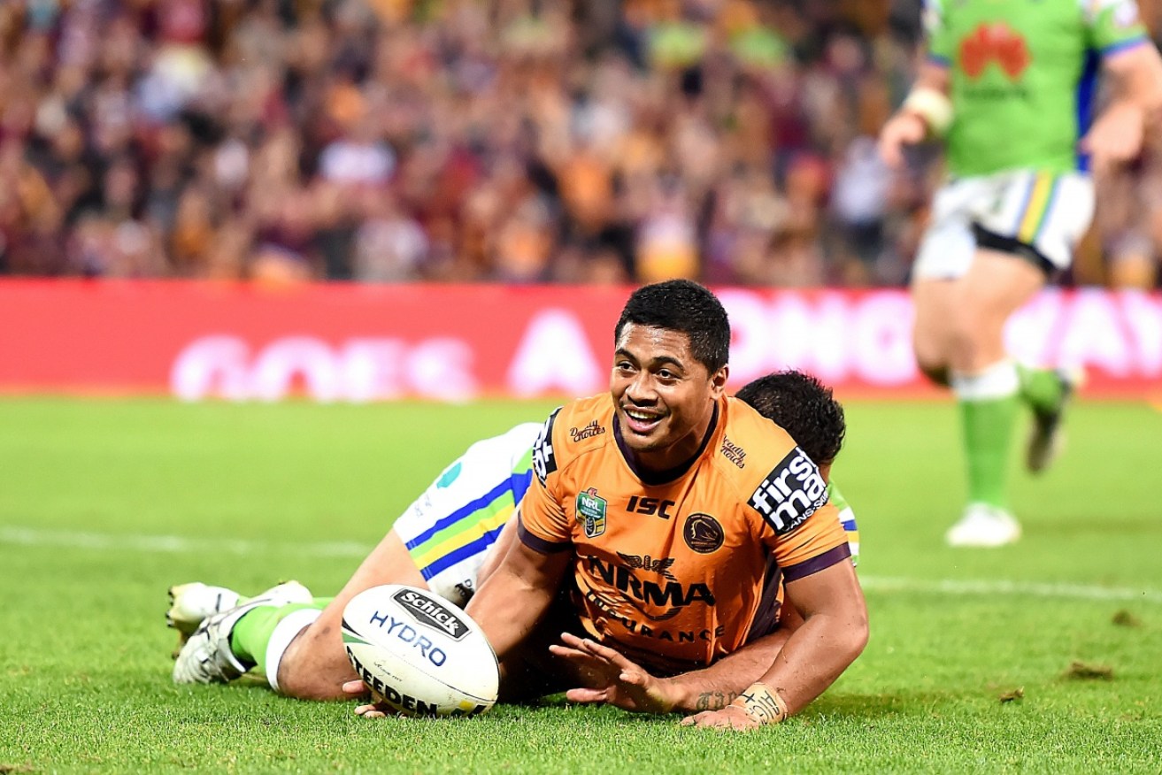 Anthony Milford scores the sealer against Canberra at Suncorp Stadium.