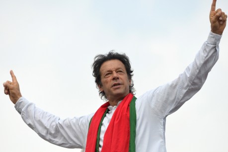 Imran Khan leads Pakistan election as counting delayed