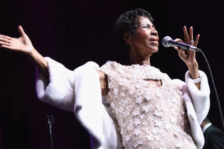 &#8216;A Celebration Fit for the Queen&#8217;: Hundreds gather to honour Aretha Franklin
