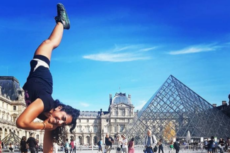 One-legged Australian acrobat humiliated by Paris tourist officials