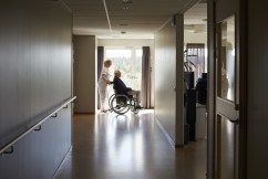 Aged-care nurses offered bonuses to keep working