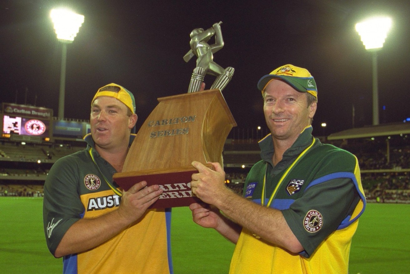 Warne and Waugh celebrate a one-day victory in 2001.