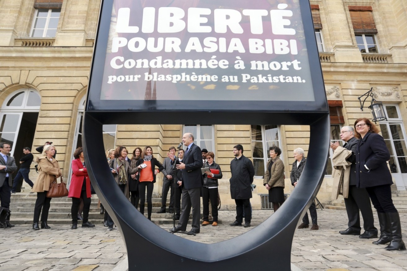 Bordeaux Mayor Alain Juppe speaks in support of Asia Bibi in 2015. 
