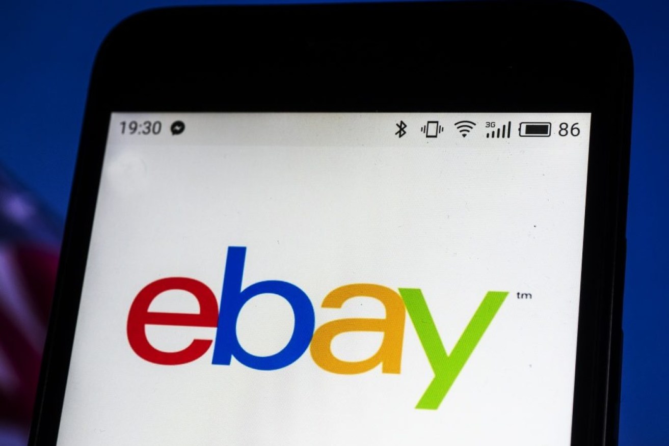 A Melbourne pensioner sold fake bullion on eBay to a man, who lost everything in a bushfire.