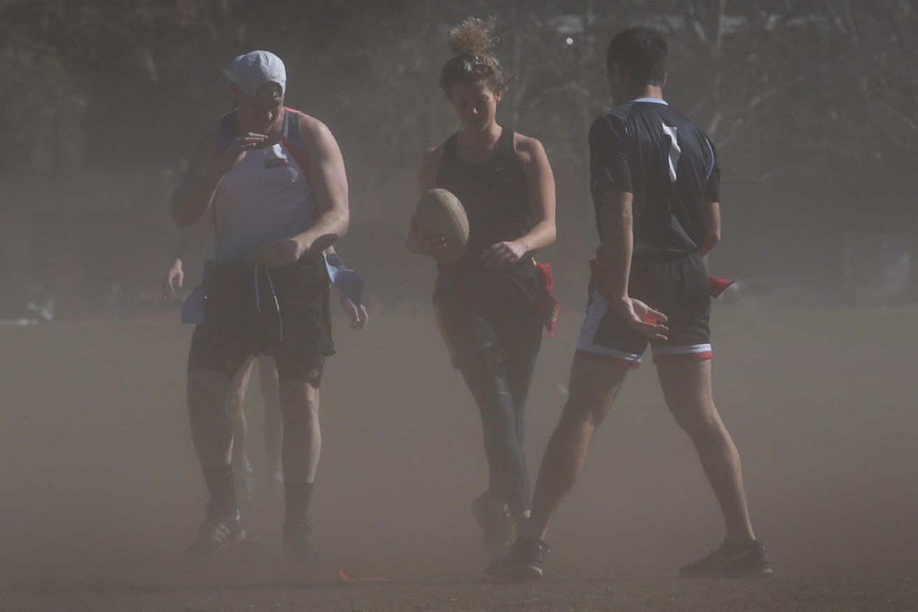 The imminent dust storm may cause flight delays. 