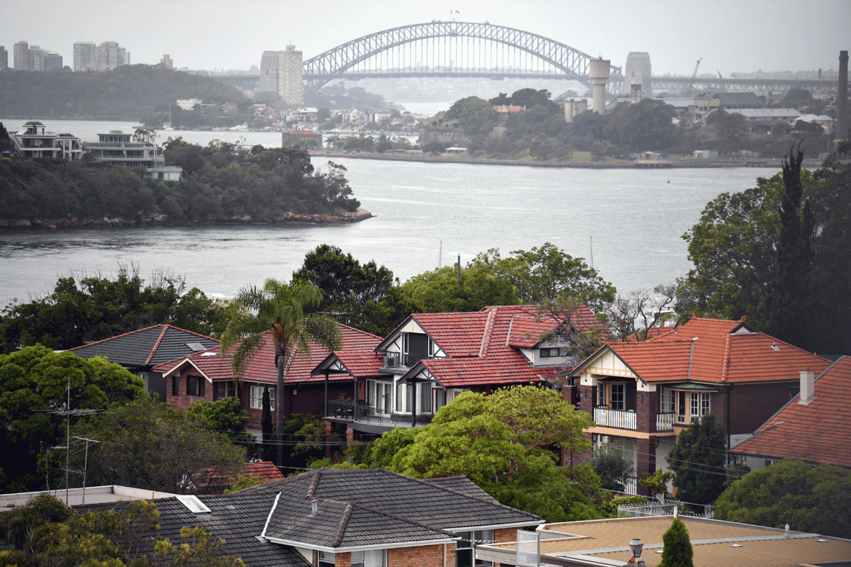 The total value of Australia's 10.1 million homes fell by $70.1 billion over the last quarter. 