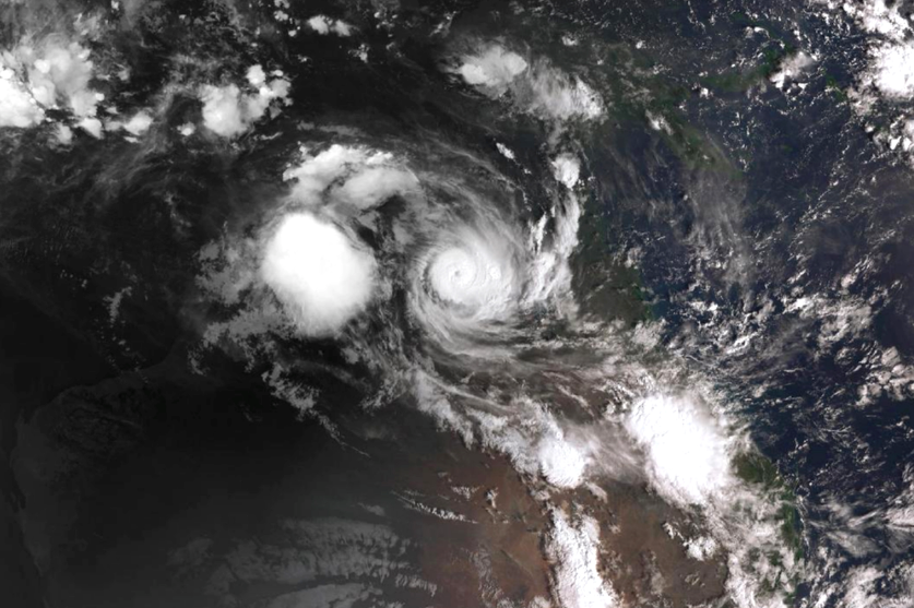 Cyclone Owen strengthens as it approaches Queensland coast