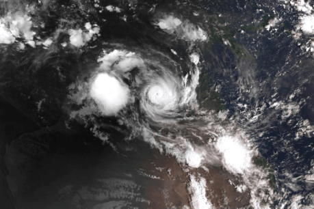 Cyclone Owen strengthens as it bears down on coast