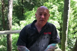 Angry Anderson suffers cardiac arrest, in hospital