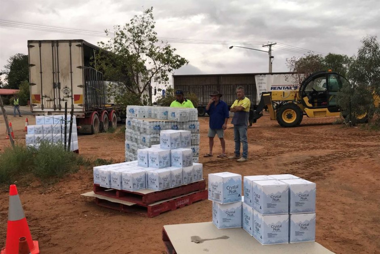 Volunteers from Victoria, SA and NSW donated water to communities along the Darling River.

