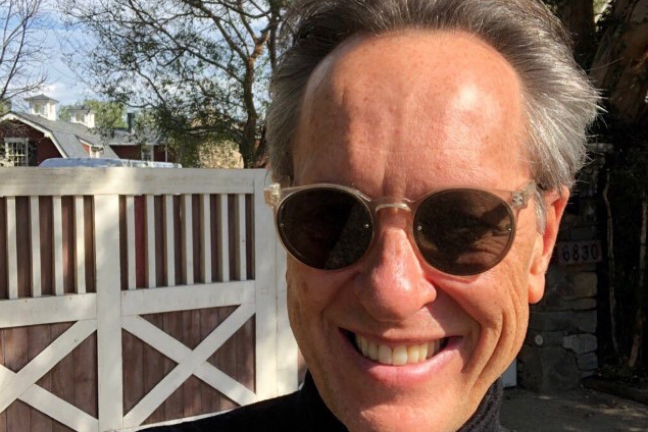 Richard E Grant's tweet showing him outside Barbara Streisand's house and with the letter he wrote to her as a 14-year-old. 