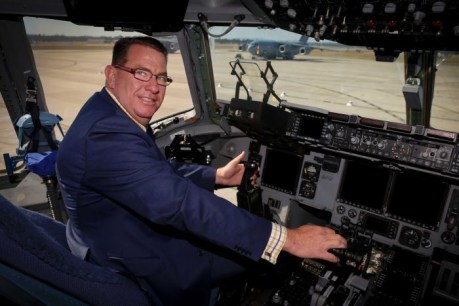 Federal assistant minister apologises after inappropriate behaviour towards female RAAF member