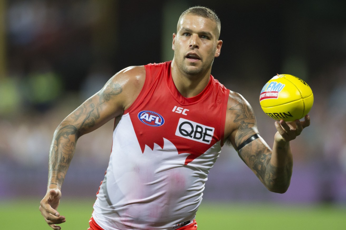 Veteran Swans forward Lance Franklin back in form after groin surgery, kicking three goals.