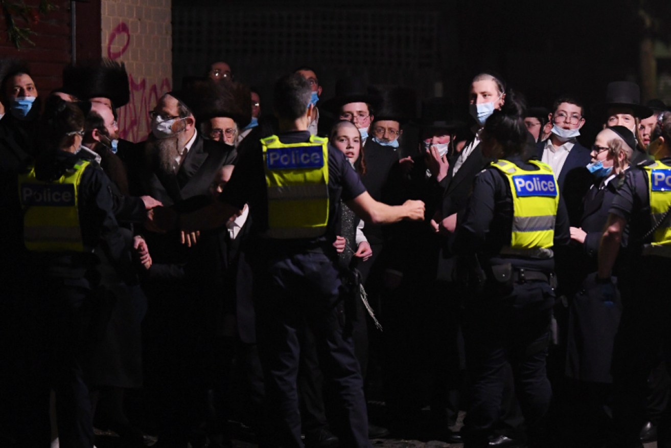 Victorian Police will fine people who gathered at a synagogue in Ripponlea. 