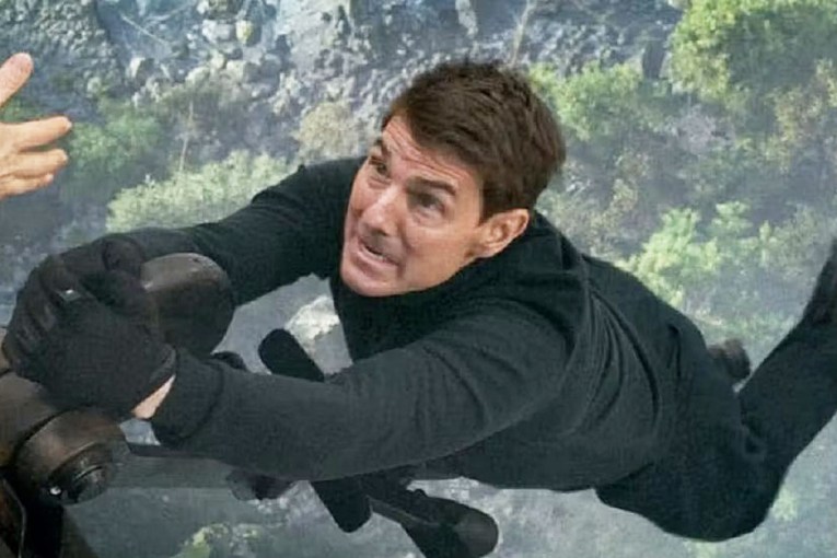 Feats of the human body behind Cruise’s stunts