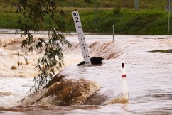 Tropical Cyclone Lincoln forms, regions brace