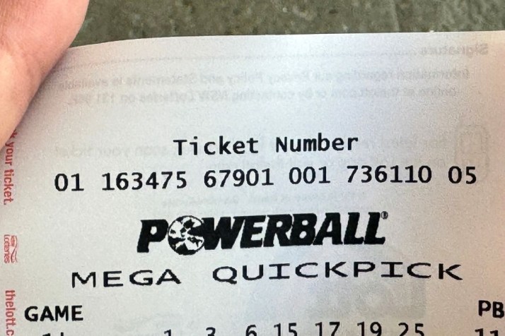 Powerball says sorry for late-ticket sales snafu