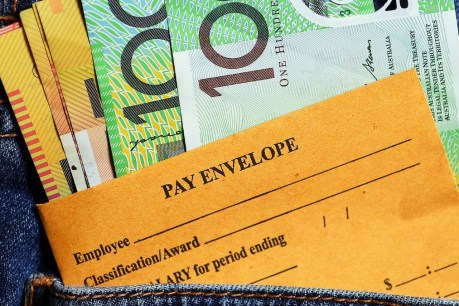 Annual wage growth drops to 3.5 per cent