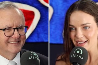 Pollies told to listen as podcasters muscle media