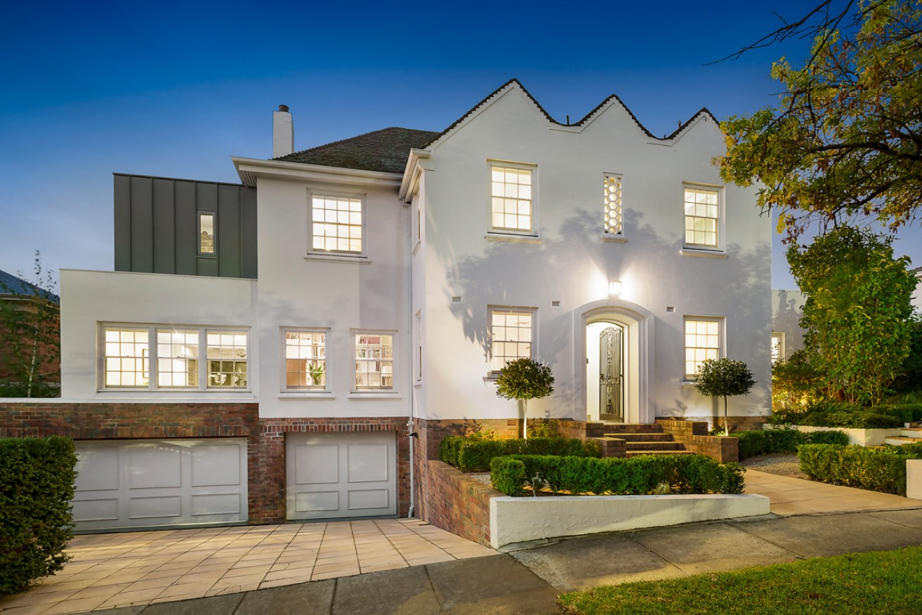 The Toorak home was the nation's top sale at $7.1 million.