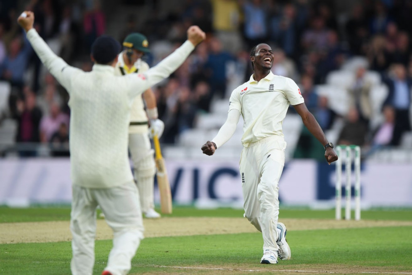 England bowler Jofra Archer dismisses Pat Cummins to claim his first five-wicket haul on day one of the 3rd Ashes Test match.
 