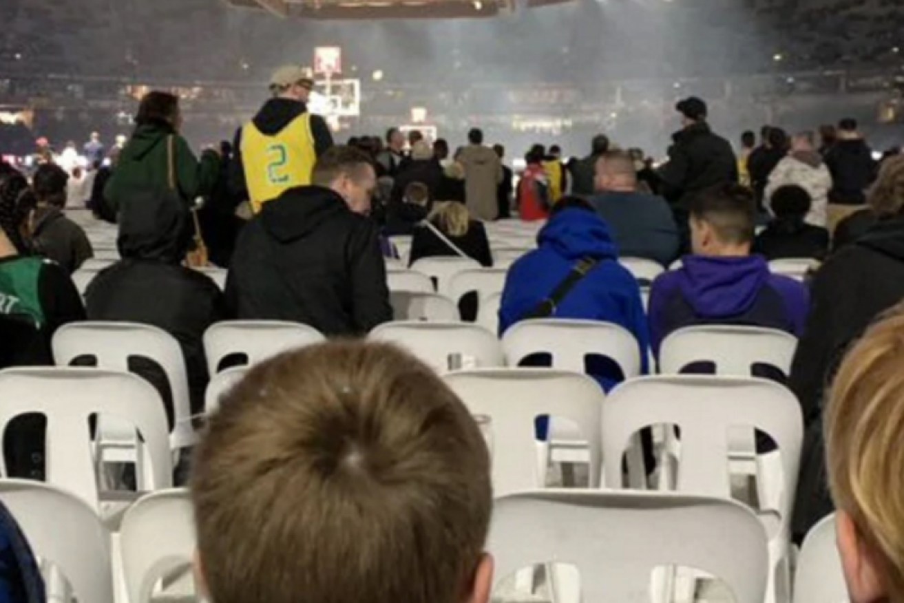 Hundreds of basketball fans have complained about the view from the front seats at Marvel Stadium on Thursday night.