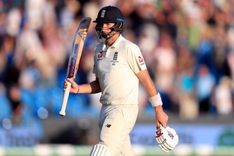 Gritty England frustrates Australia on day three of third Test
