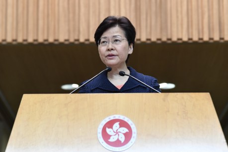 Hong Kong leader denies wanting to quit