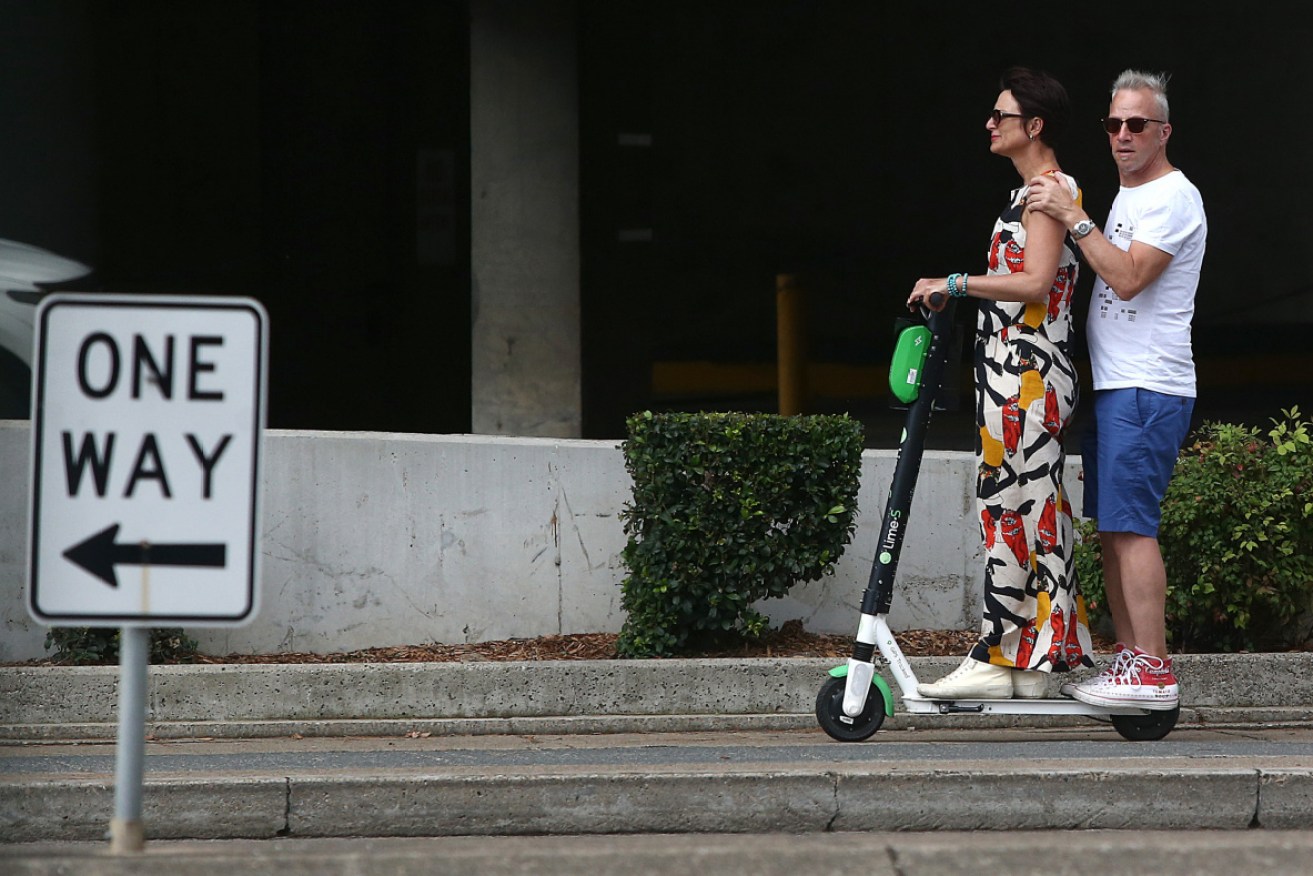 The Victorian government has extended an e-scooter trial in Melbourne by six months.