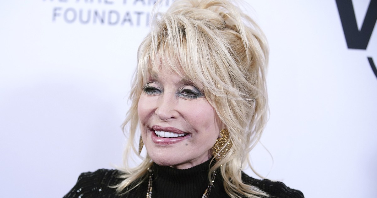 Dolly Parton posts cryptic message amid health concerns