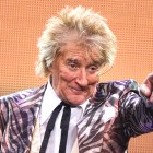 Age wearying Rod Stewart? No, it’s put a whole new swing in his step