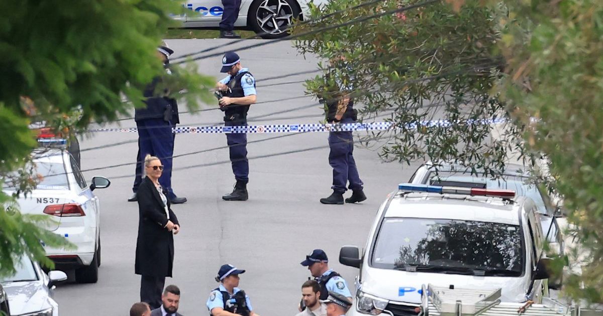 Man shot dead by police on Sydney's lower north shore