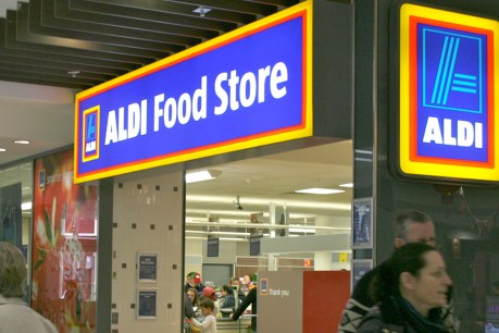 Aldi supermarket to offer online shopping