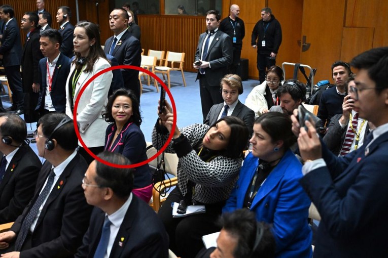 ‘Bad look’ as China officials block Aussie journo