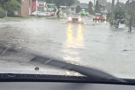 'Days of rain' brings extreme flood risk in NSW