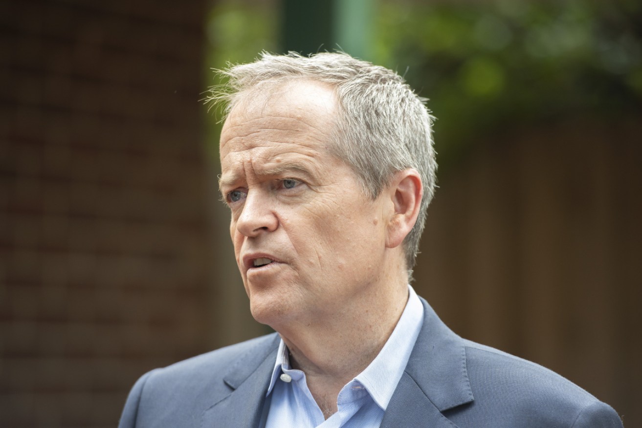 Bill Shorten says workers don't have to use holiday leave before claiming the pandemic payment.