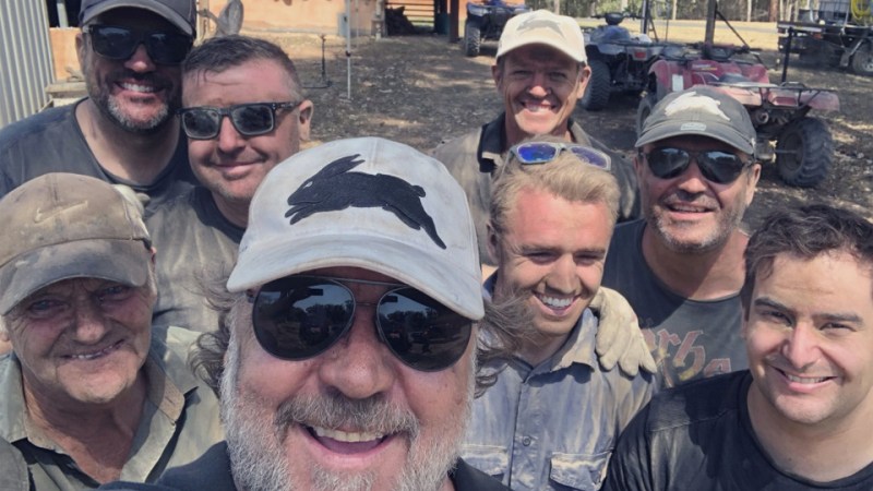 russell crowe cap bushfires