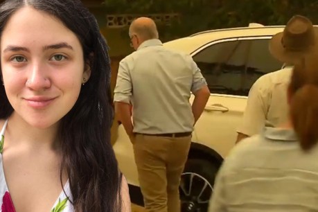 PM heckled by locals in bushfire-ravaged NSW