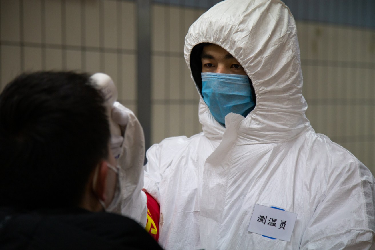 The coronavirus can not only be transmitted between humans but also when they are asymptomatic.