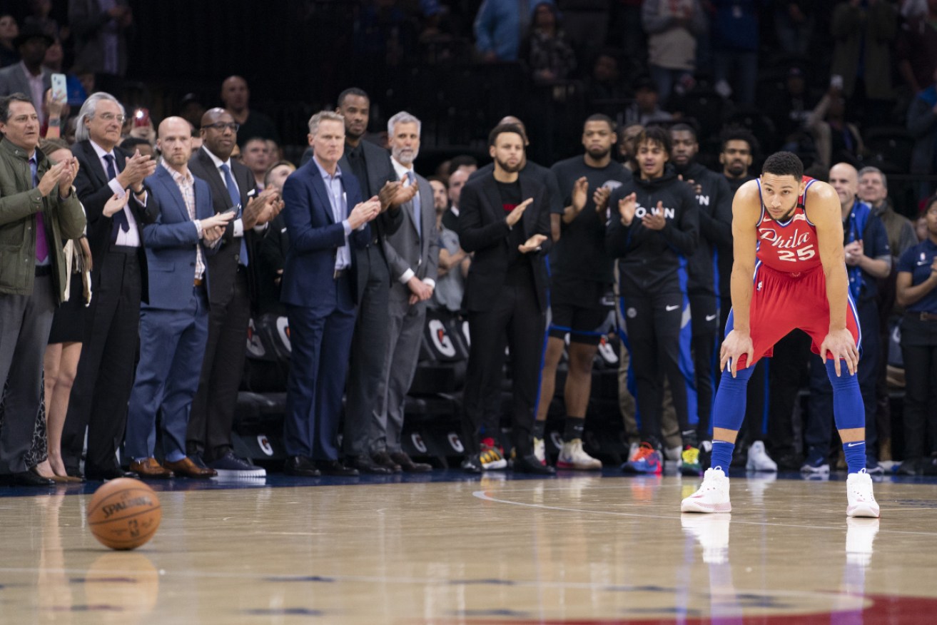 Australian NBA star Ben Simmons has been among Philadelphia 76ers players paying on-court tribute to Kobe Bryant, who grew up in the city.