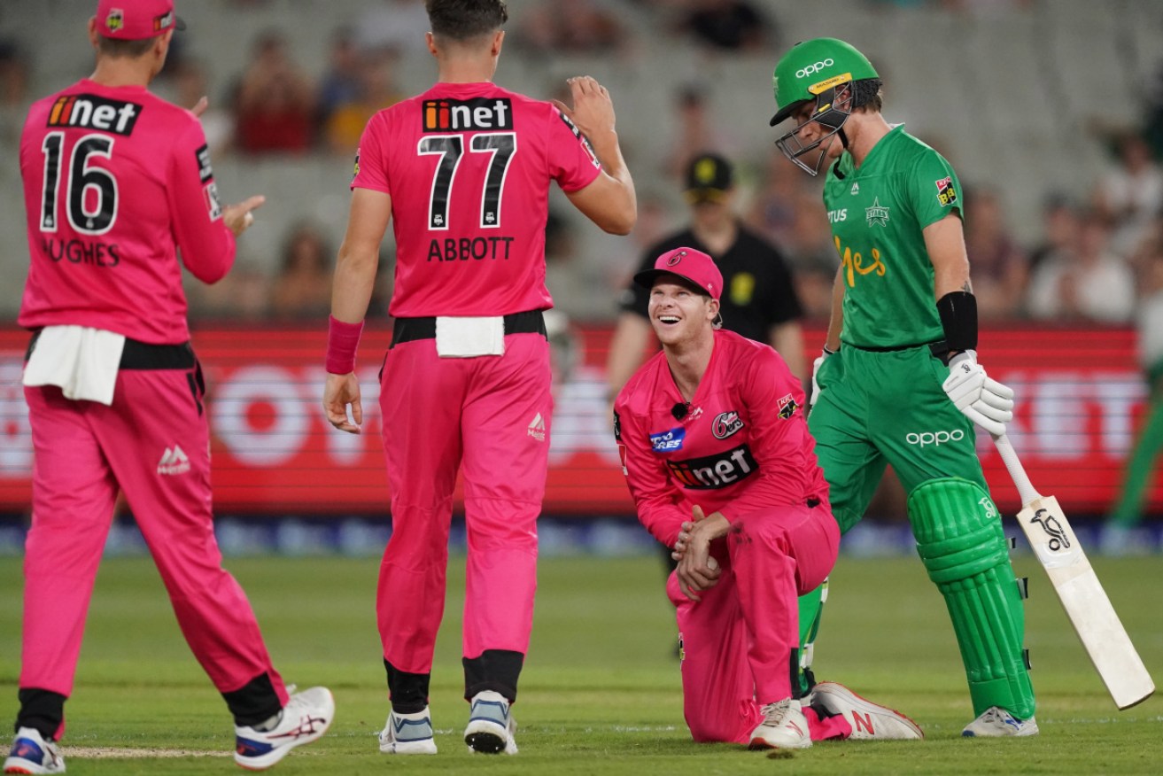 Last season before the virus: Steve Smith of the Strikers celebrates a catch.