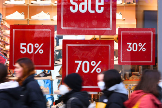 Retail sales rise 0.6 per cent as sales start early