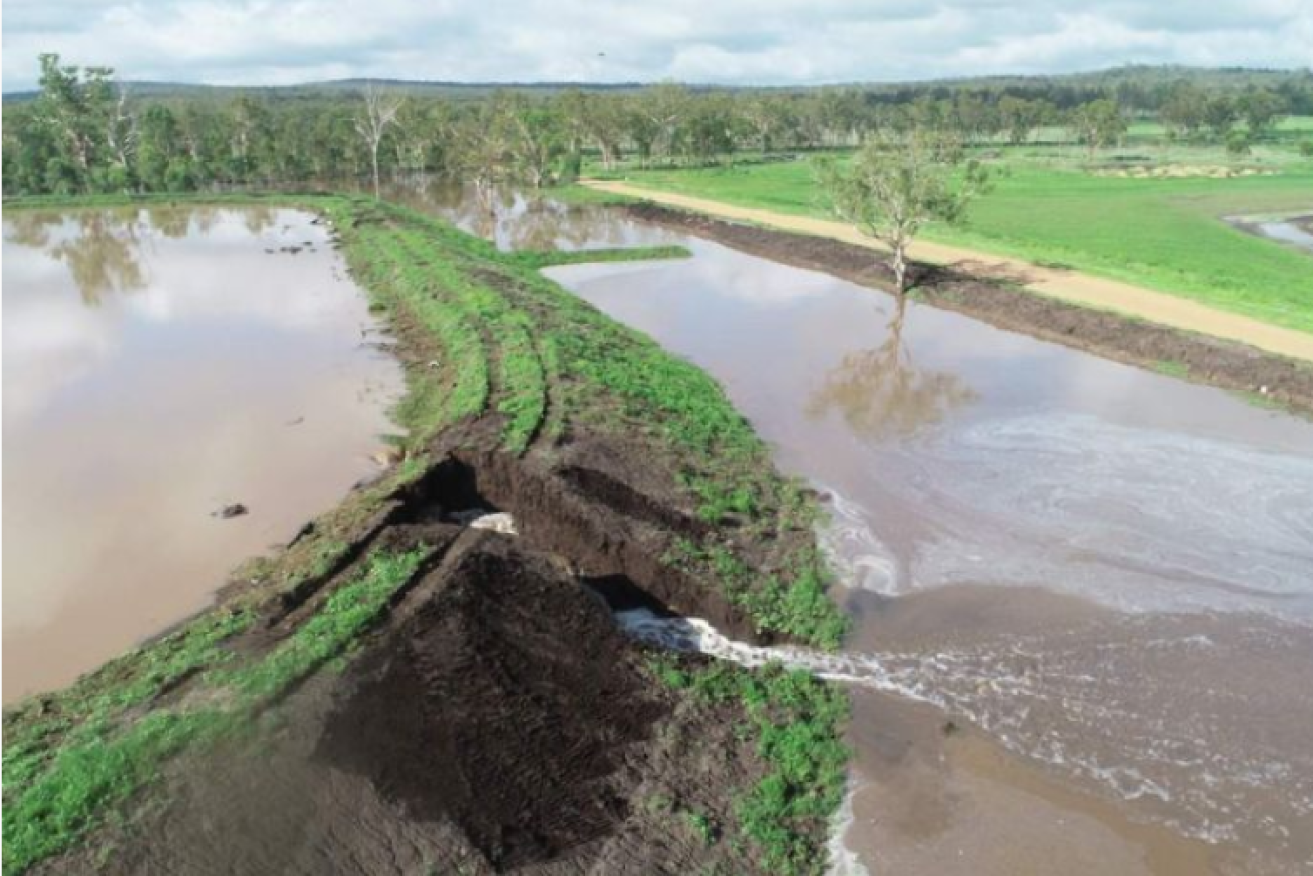 Fears that the ruptured dam wall will inundate the area have been revived by an engineers' survey.