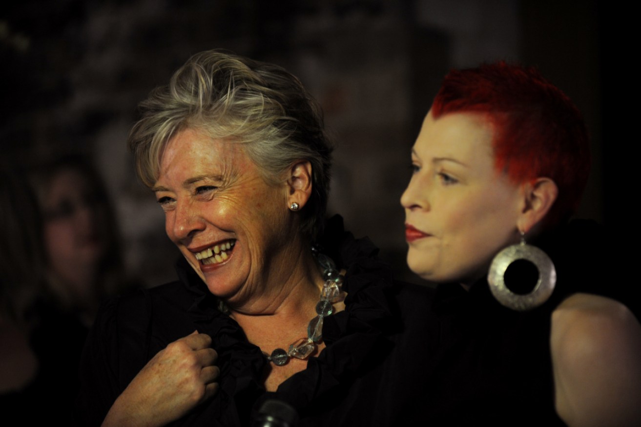 Maggie (left) and Saskia Beer in 2010.